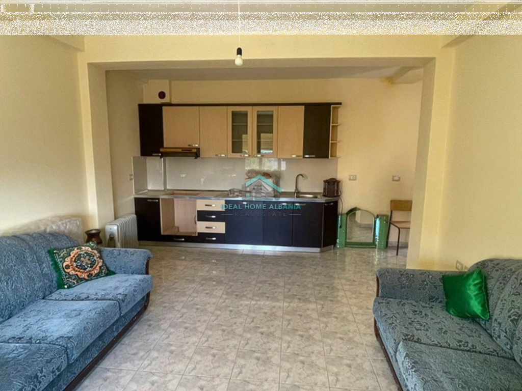 Apartament 1+1 Jepet me Qera – Rruga e Re, Vlore.