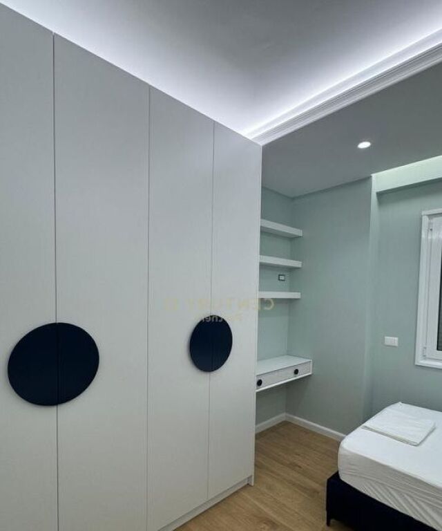 For sale 2+1+2+Parking space in Vlore