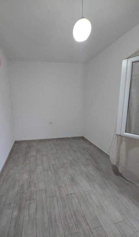 JEPET ME QERA APARTAMENT 2+1 AFER PALLATIT TE SPORTIT DURRES