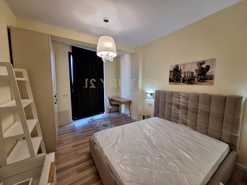 Appartamento 1+1 In Affitto in Piazza Willson, Nuova Tirana