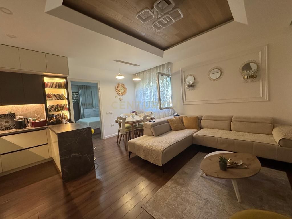 SHESIM APARTAMENT 2+1+2 TE LIQENI I THATE - SHITET DHE ME KREDI !!!!!
