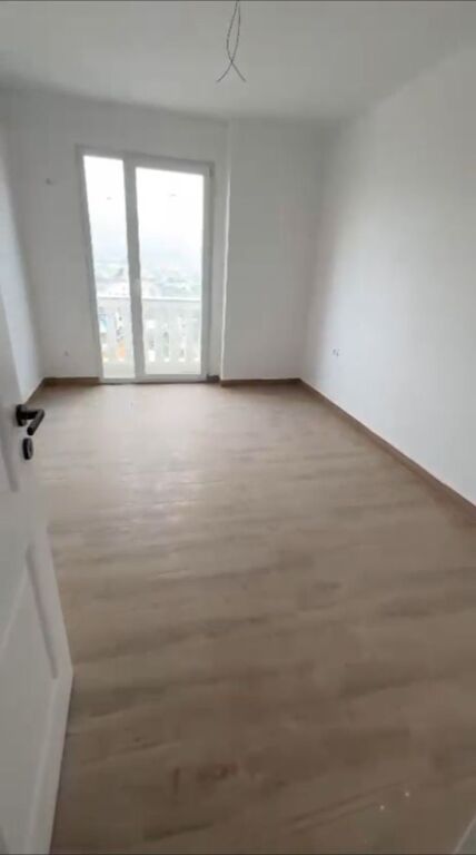 APARTAMENT ME QERA 2+1+BALLKON