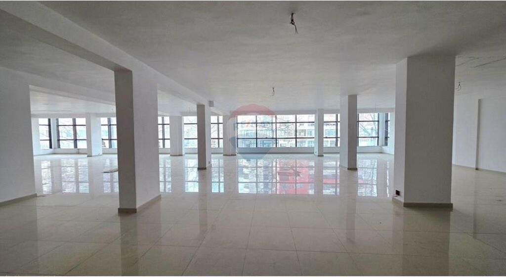 🏢 AMBIENT BIZNESI EKSKLUZIV NË SHITJE – TRANSHBALLKANIKE, VLORË