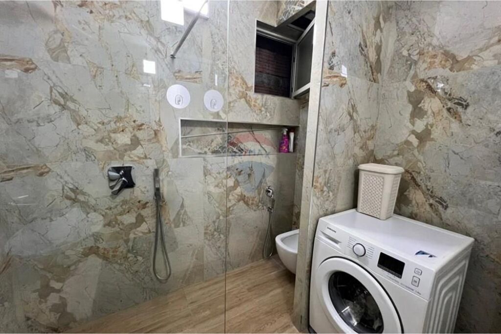 Apartament 3+1 per qira, prane Eleonores!