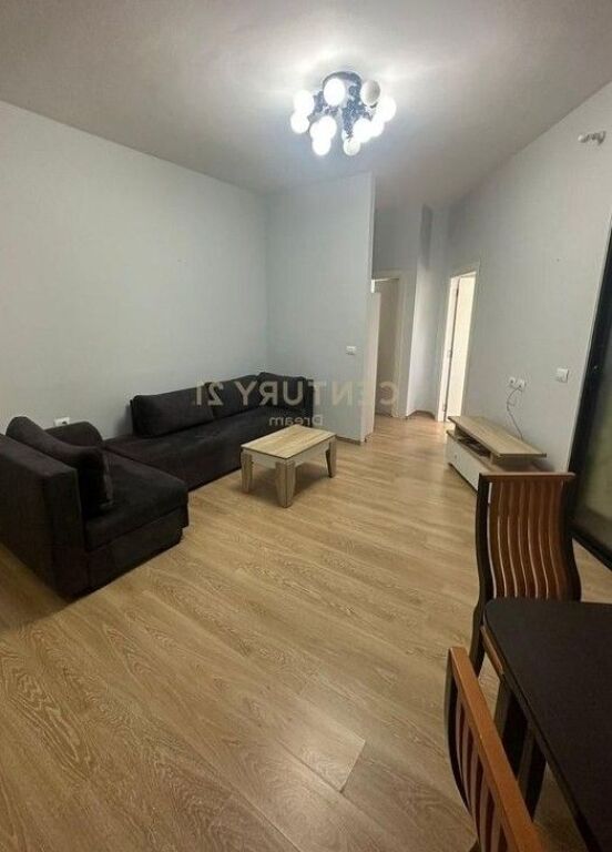 VENDITA UNITÀ COMMERCIALE PRESSO FARMACIA 10