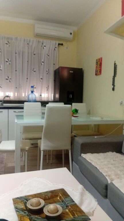 Apartament 2+1, 21 Dhjetori!