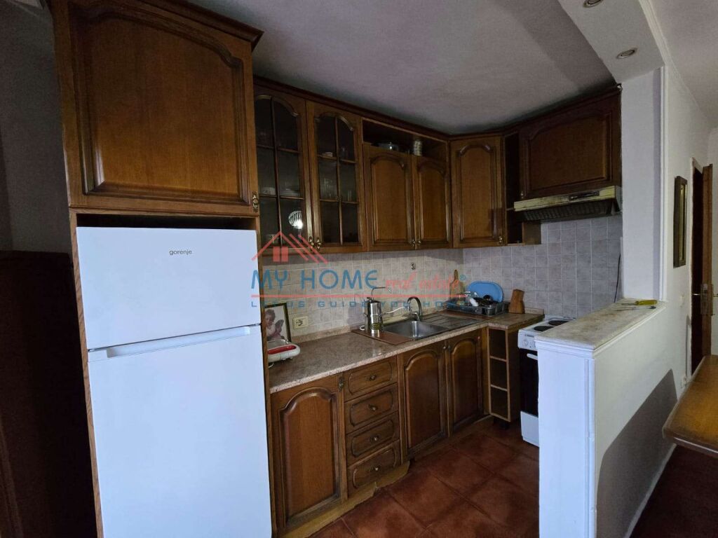 Apartament 3+1 me Qira Rruga e Barrikadave Tirane