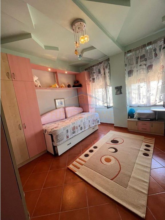 Qera, Apartament 2+1+2, 21 Dhjetori