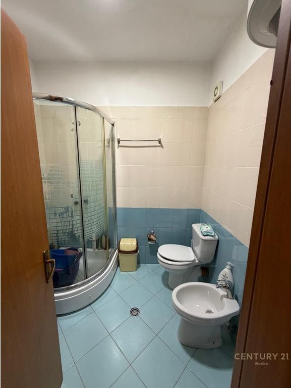 Jepet me qira apartament 2+1+2 – Yzberisht (pas Big Market)
