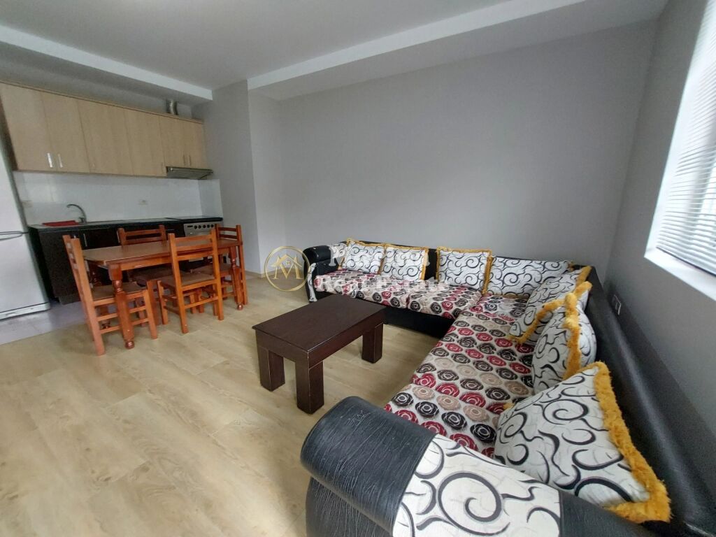 Qera | Shtëpi private 2 + 1 | Sauk | 350 €/muaj