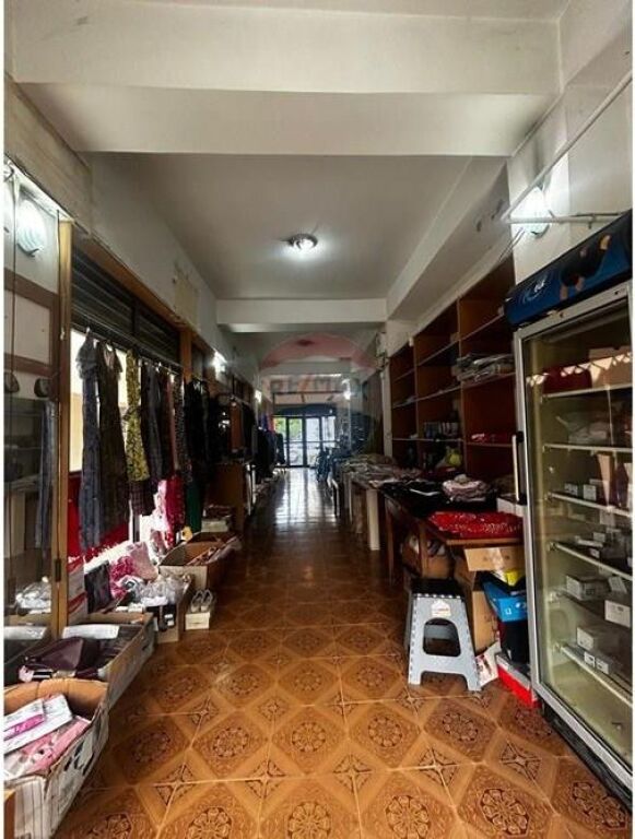 🏬 DYQAN ME QIRA – TRERRACAT, PRANË GJIMNAZIT “ALI DEMI”, VLORË