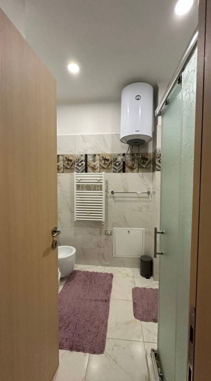 AFFITTASI 2+1+2 Pazari i Ri