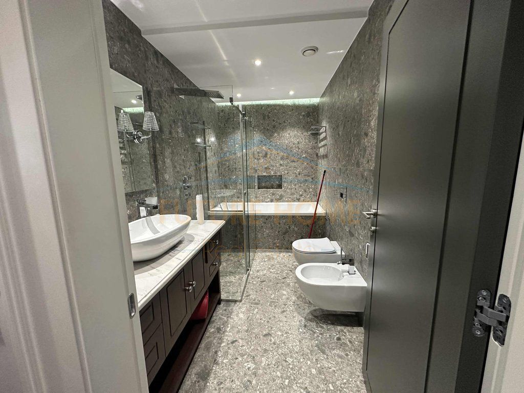 Affitto, Appartamento 2+1+2+Garage, Giardino Botanico.