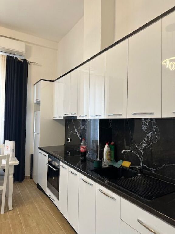 Apartament 2+1 afer vila L2 me 500€