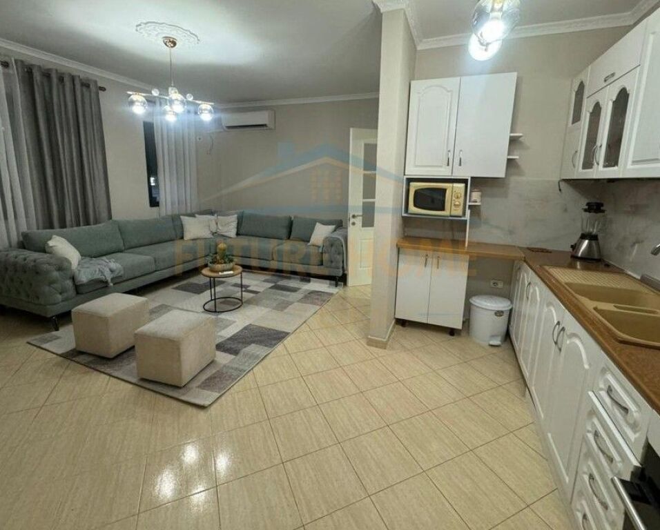 Affitto, Appartamento 2+1, Fresk, Tirane.