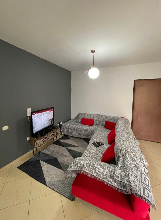 Apartament me qera