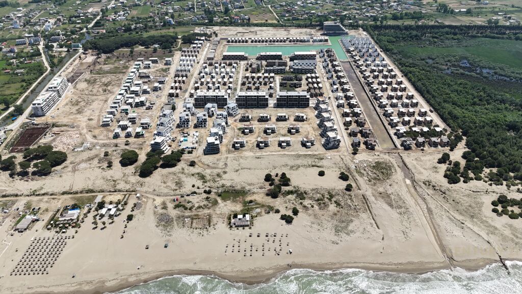 vile ne shitje tek porto lalzi