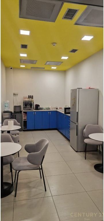 Locale per ufficio in affitto in Via Kavajes !