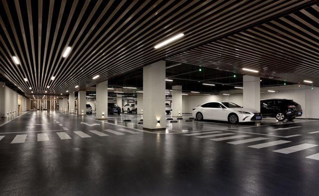 PARKING FOR SALE 840 M2 DINAMO STADIUM 1,200,000 EURO