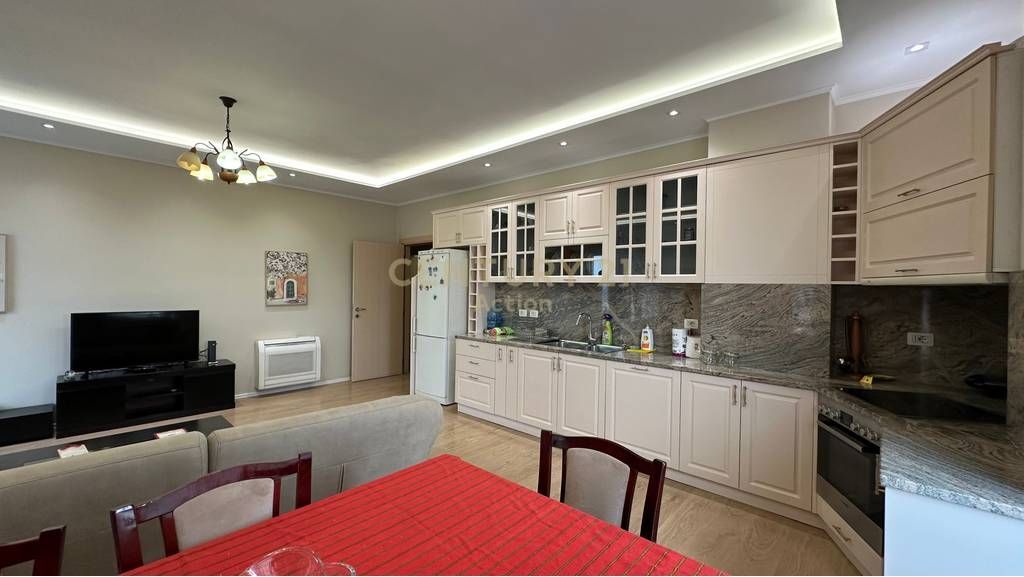 Apartment 2+1+2 for rent at Pazari i Ri