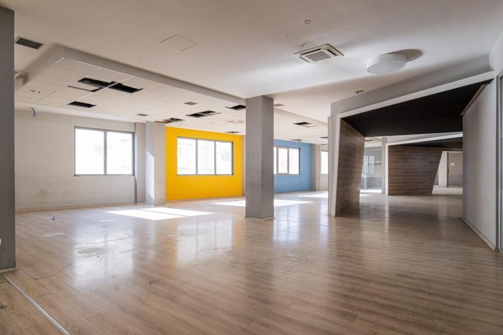 ZYRE ME QERA 1350 M2 ALI DEMI 13.500 EURO