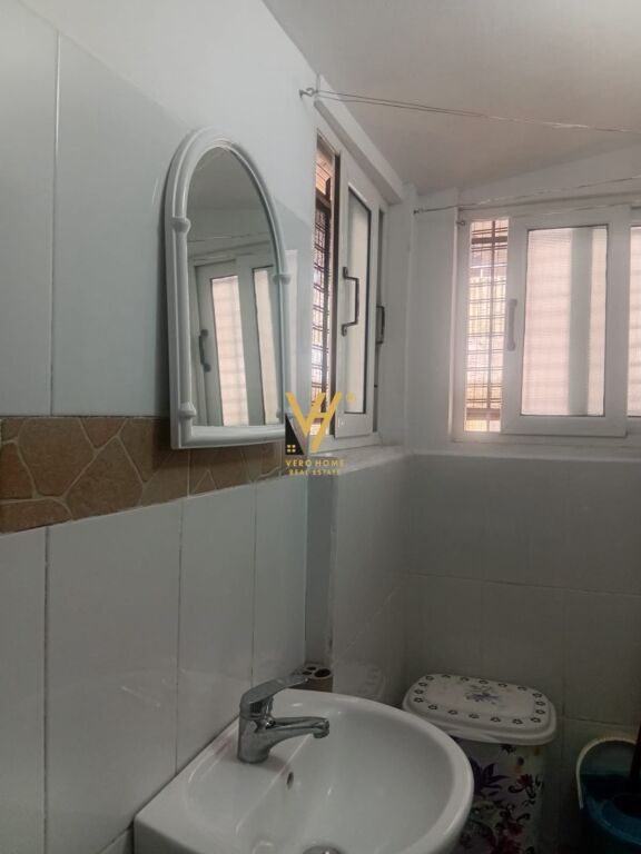 MONOLOCALE IN AFFITTO AL 21 DHJETORI 30.000 LEKE