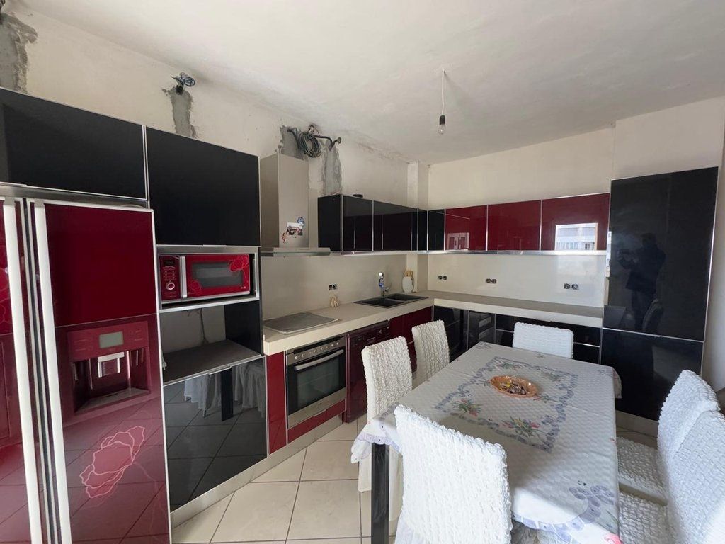 SHITET APARTAMENT 2+1 NE RRUGEN TRANSBALLKANIKE!