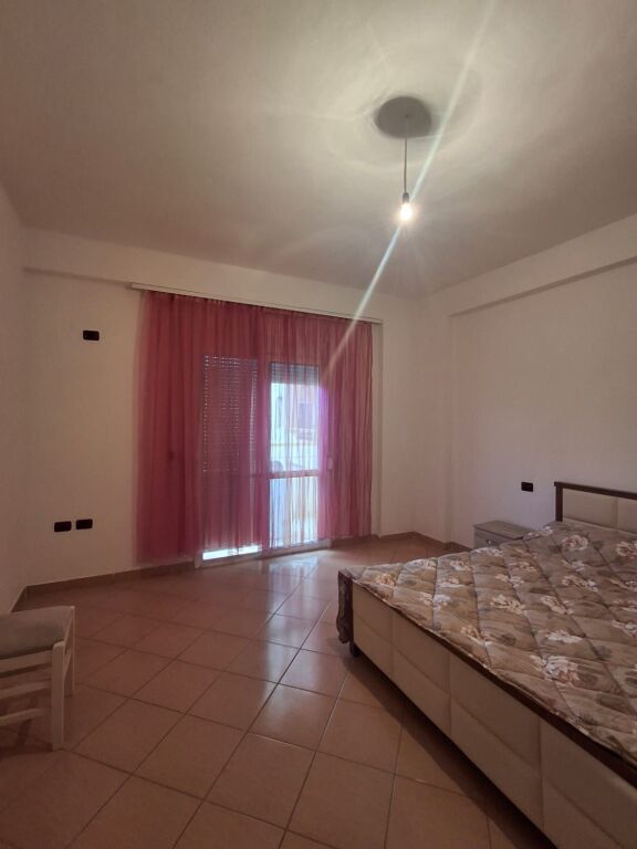 Jepet me qira apartament 2+1 – Lungomare, Vlorë (30 m nga deti