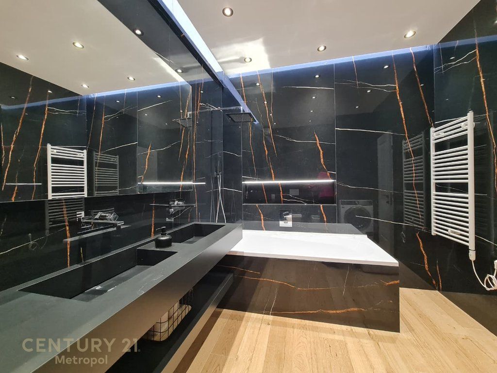 Appartamento 3+1+2 in affitto con veranda, vicino al Centro Commerciale TEG! 2.000 € /Mese