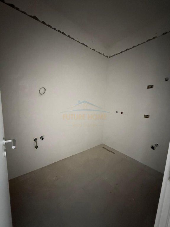 Shitet, Apartament 2+1+2, Univers City, Tirane