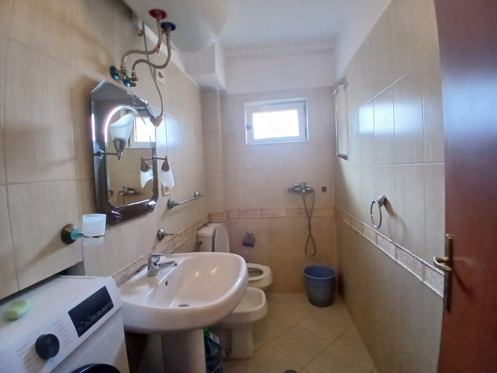 Apartament me qera 3+1 - 📍Rruga Barrikadave