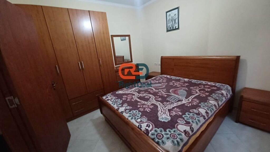 Ai Palazzi Gialli, Appartamento 1+1 con Planimetria Regolare in Affitto !!