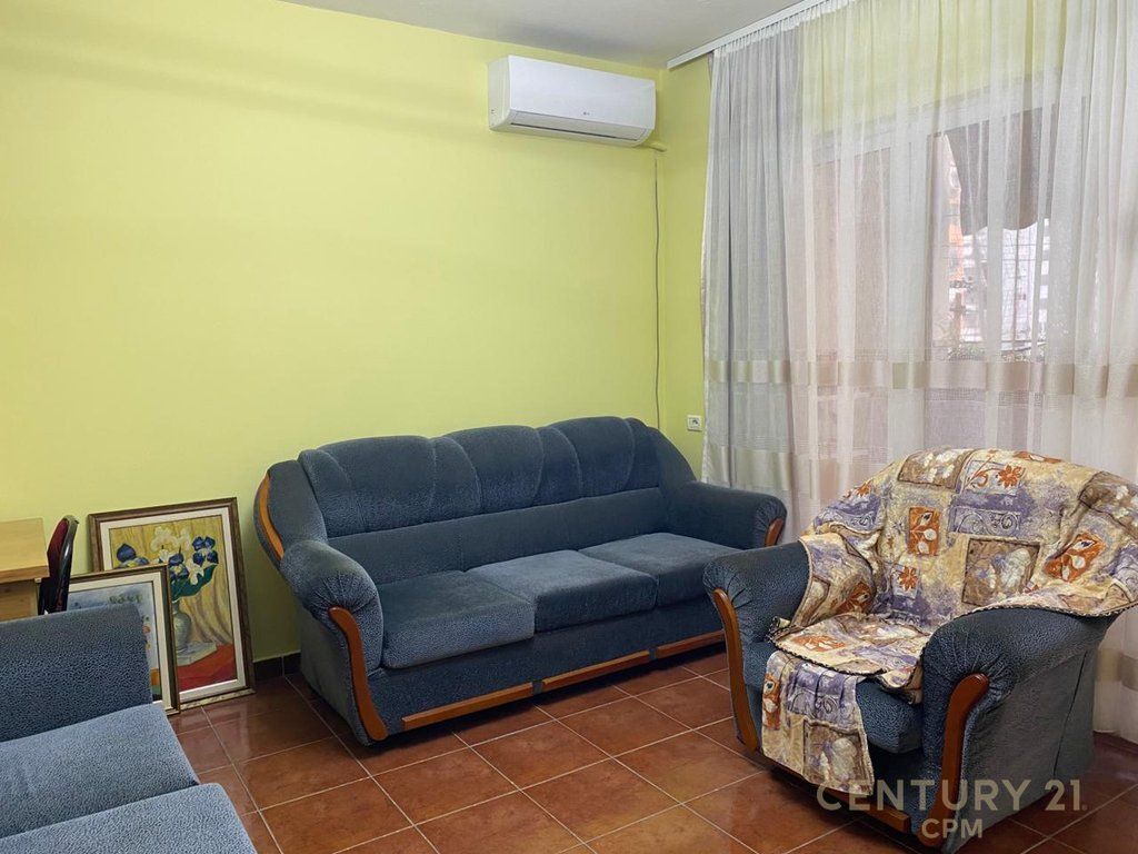 APPARTAMENTO 1+1 IN AFFITTO PRESSO IL MUNICIPIO DI PARIGI