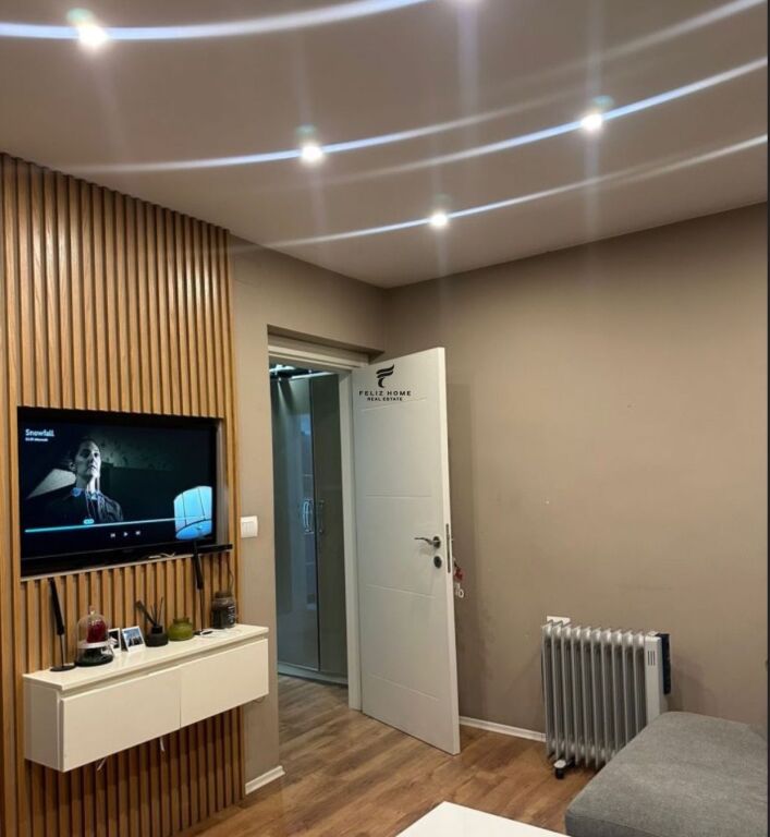 APARTAMENT ME QERA 1+1 STACIONI TRENIT 55.000 LEKE