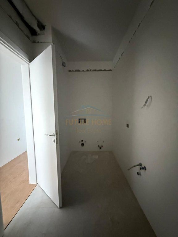 Shitet, Apartament 2+1+2, Univers City, Tirane