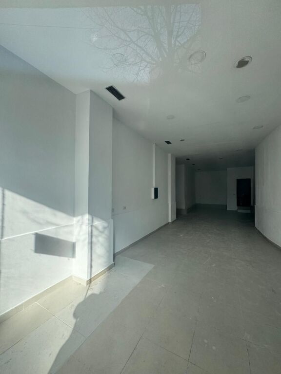 DYQAN ME QERA 112M2 RRUGA ELBASANIT 80.000 LEKE