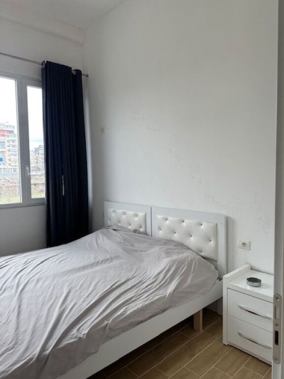 Apartament 2+1 afer vila L2 me 500€
