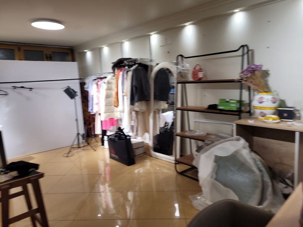 Shop for rent near Willson square  