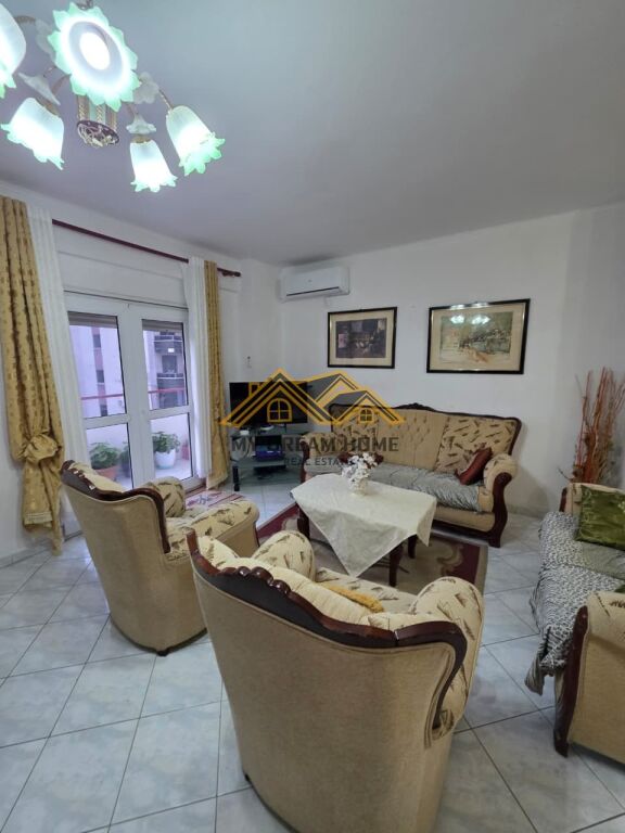 AFFITTASI APPARTAMENTO 3+1+2 VOLLGA DURRES!