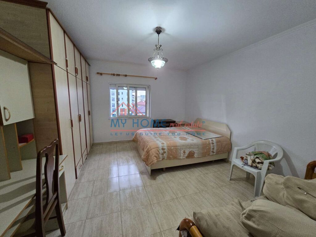 Apartament 3+1 me Qira Rruga e Barrikadave Tirane