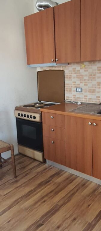 APARTMENT 1+1. 32000 LEKE. FORMER ELECTRIC MARKET