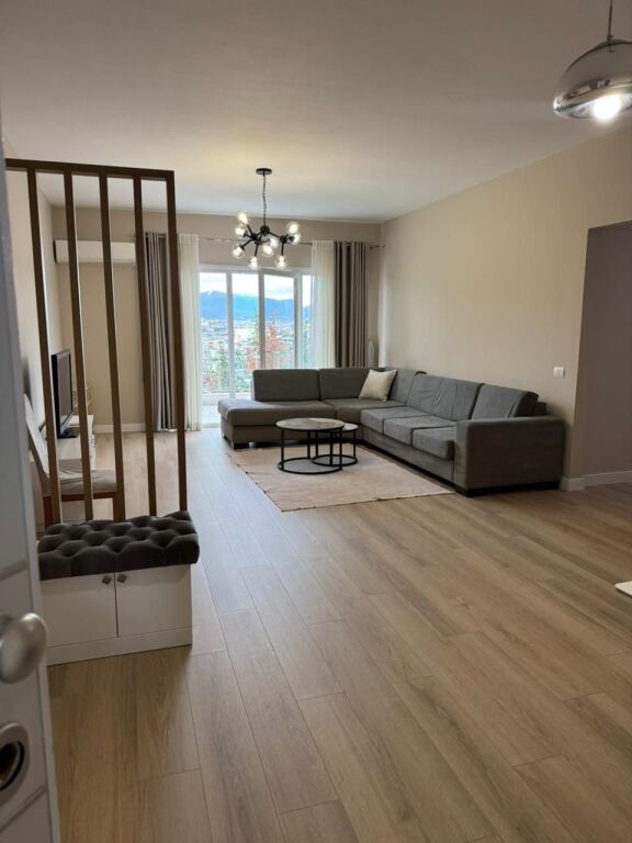 Apartament 2+1 per qira tek Kopeshti Botanik.