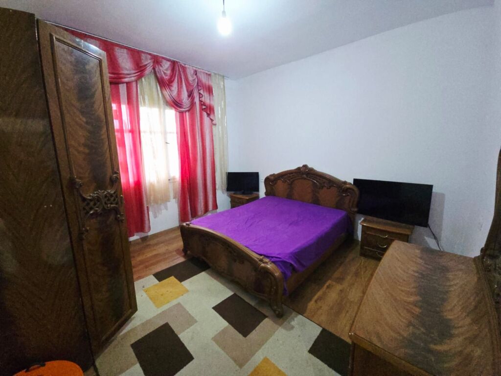 JEPET ME QERA KATI I PARE I NJE VILE PRIVATE NE SHKALLNUR