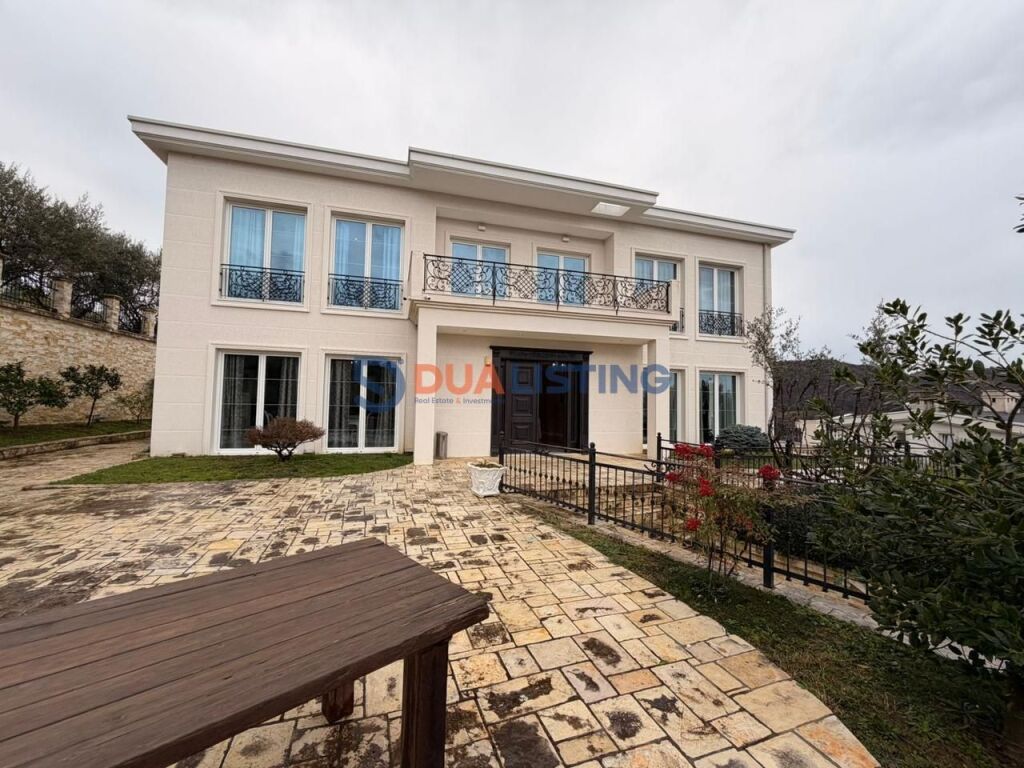 VILLA WITH SWIMMING POOL FOR RENT IN THE SAUK AREA, FANTASTIC CITY VIEW