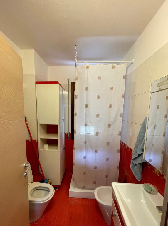 Apartament me qera
