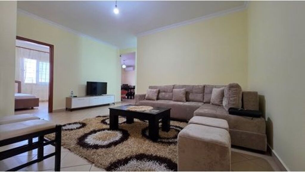 🏡 APARTAMENT 2+1 ME QIRA – RRUGA ZAHO KOKA, VLORË
