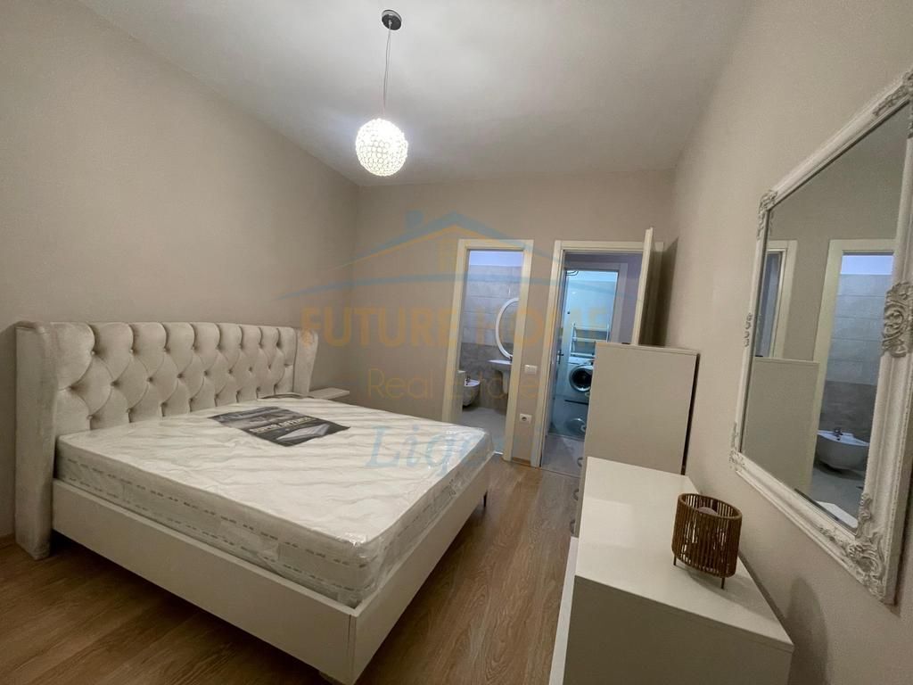 Qera, Apartament 2+1, Kopshti Botanik, Tirane