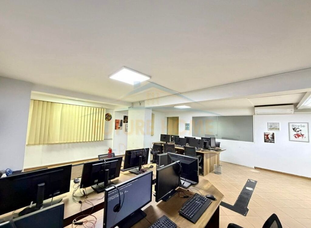 Rent, Space, Ndre Mjeda Street