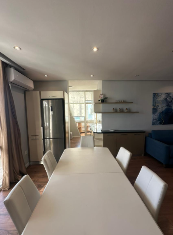 🏢 Jepet Apartament 2+1 me Qira – Ish-Ekspozita