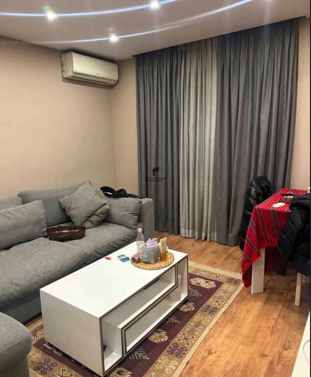 APARTAMENT ME QERA 1+1 STACIONI TRENIT 55.000 LEKE